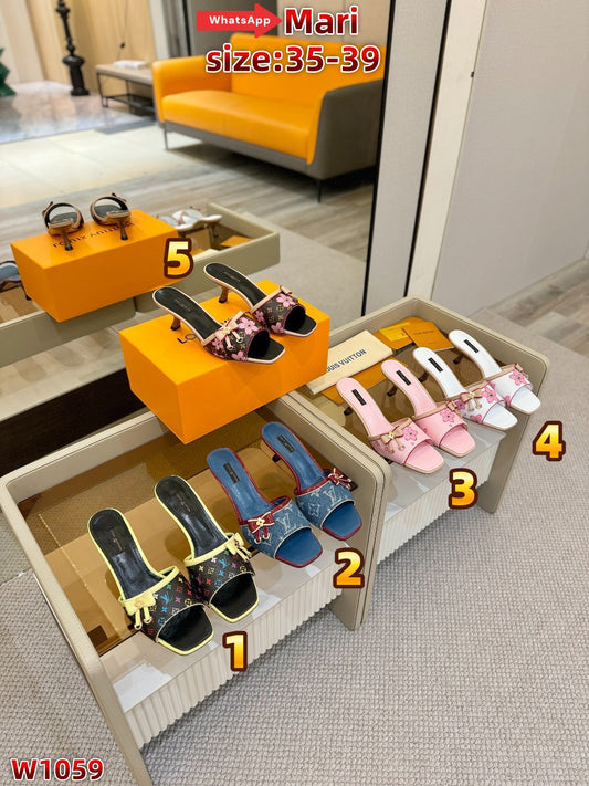 W1059  Kitten and Sandals