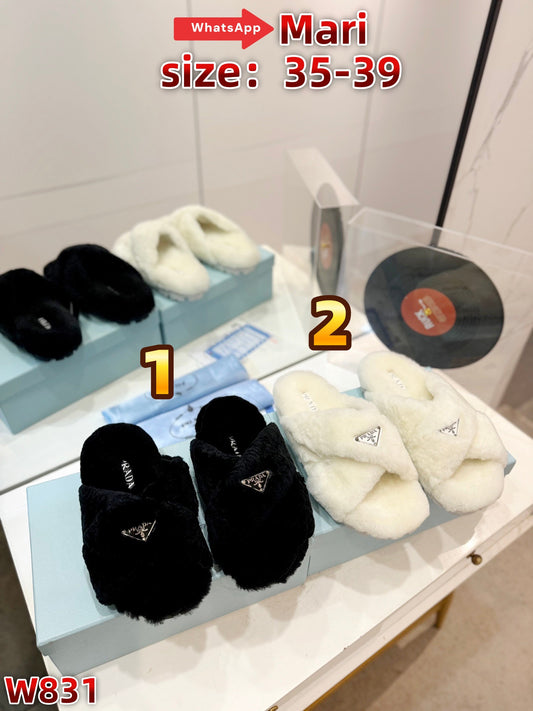 W831  plush slippers