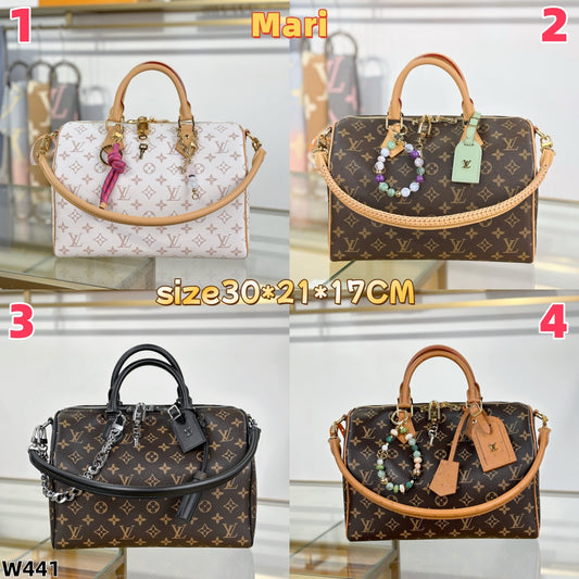 W441   handbag