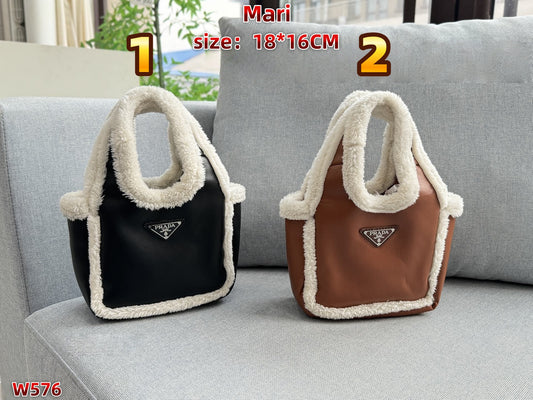 W576   handbag