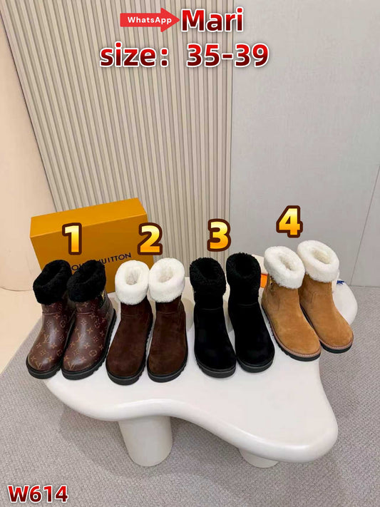 W614   Fleece-lined ankle boots