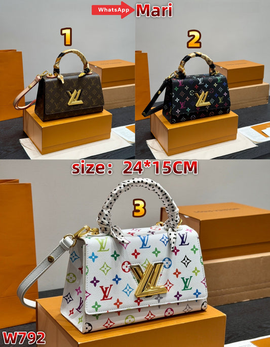 W792  shoulder bag